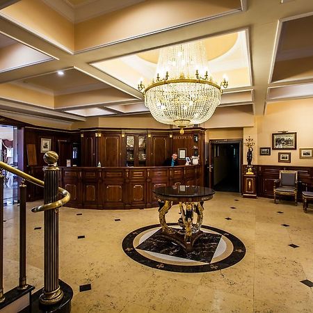 Hotel Na Podzamczu Тарновске Гори Екстериор снимка