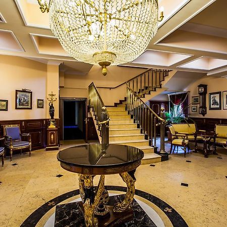 Hotel Na Podzamczu Тарновске Гори Екстериор снимка
