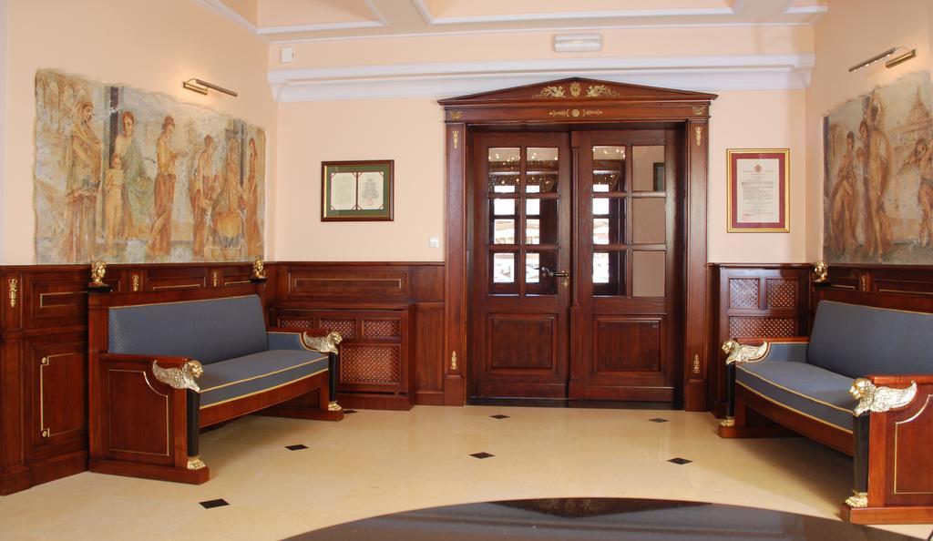 Hotel Na Podzamczu Тарновске Гори Екстериор снимка
