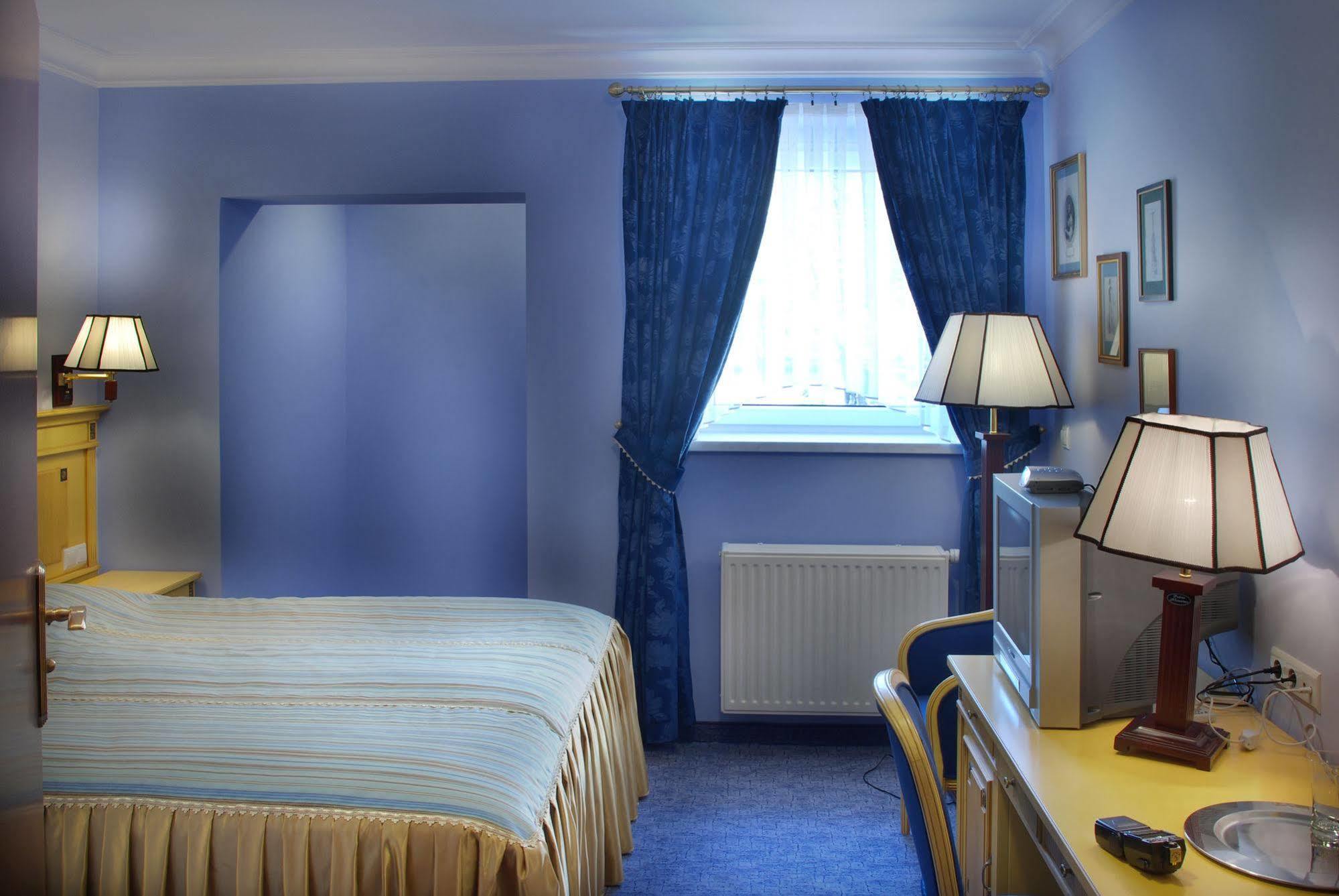 Hotel Na Podzamczu Тарновске Гори Екстериор снимка