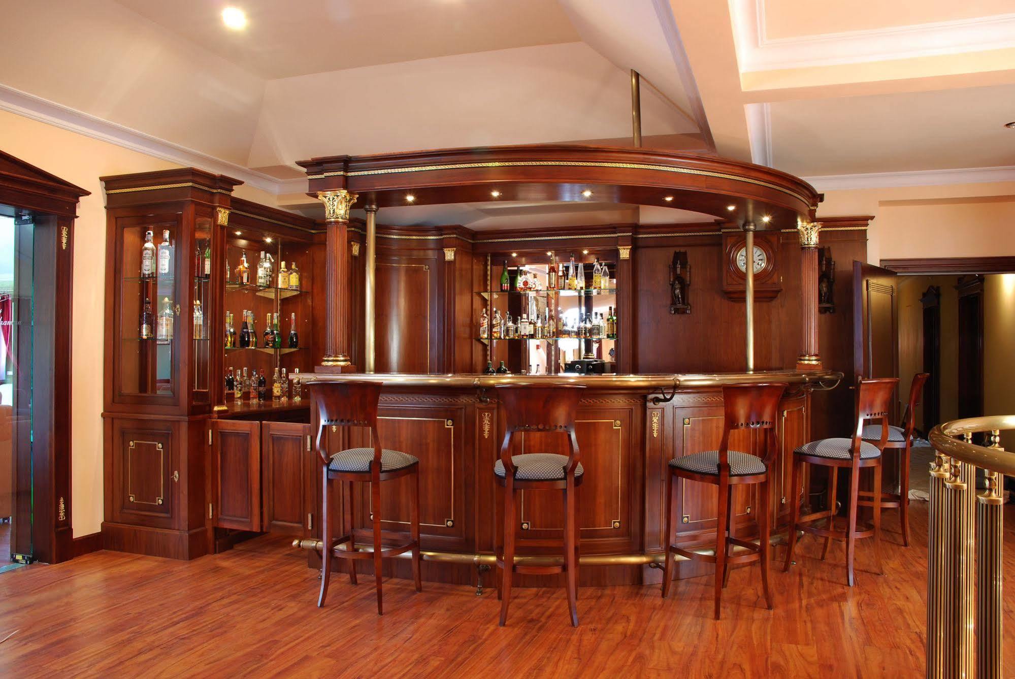 Hotel Na Podzamczu Тарновске Гори Екстериор снимка
